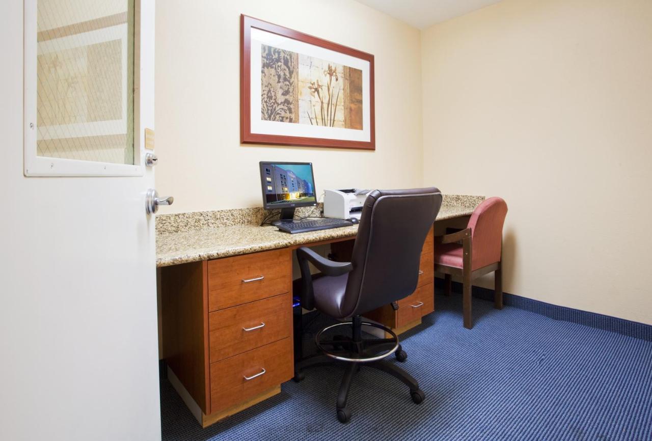 Candlewood Suites Jacksonville By Ihg Екстер'єр фото